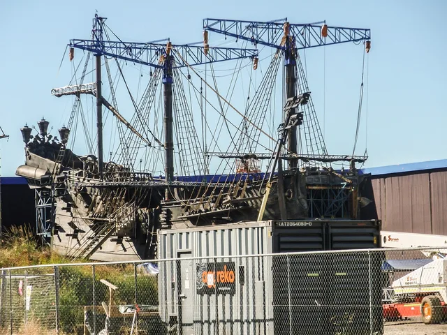 galleon, ship, boat, pirate, model, film set, pirates of the caribbean, acting, cinema. Hollywood North trivia compared with Ontario sets, what BC questions get wrong